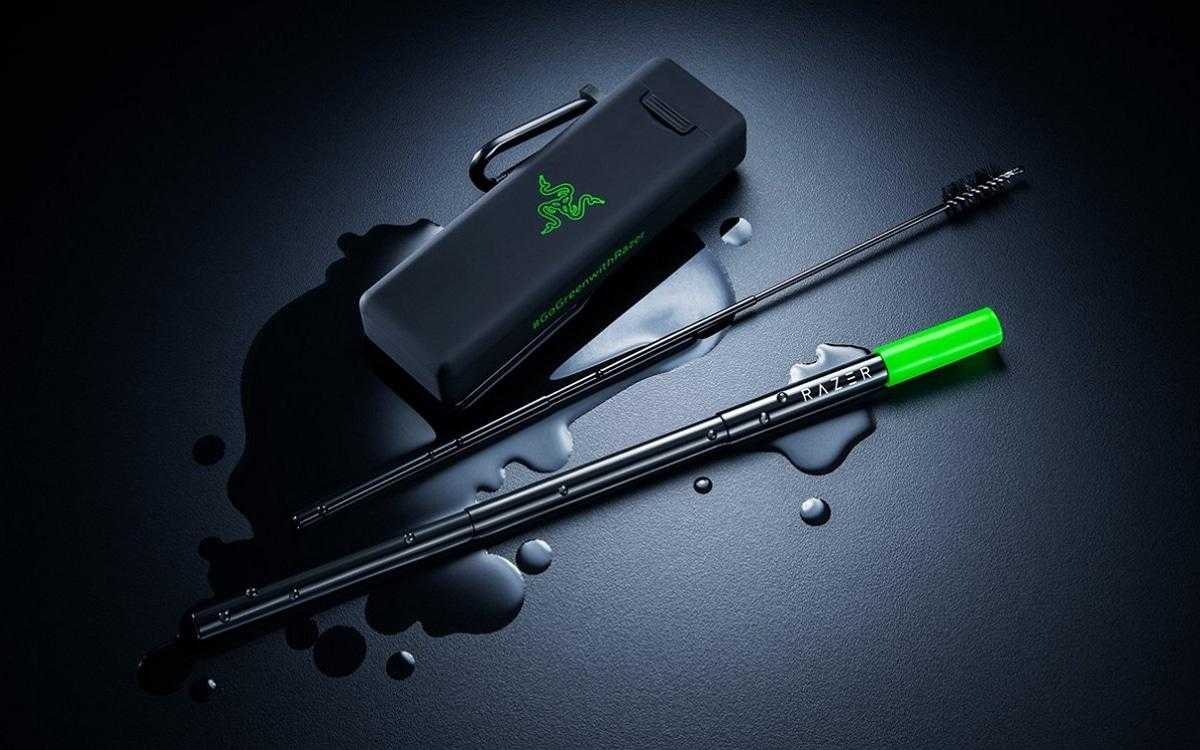 Razer presenta la cannuccia riutilizzabile fornita con il kit di pulizia, ma senza RGB 10 cannuccia Razer