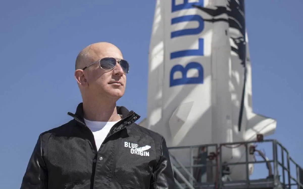 Jeff Bezos lascia il CEO di Amazon per andare nello spazio 1 Jeff Bezos Blue Origin