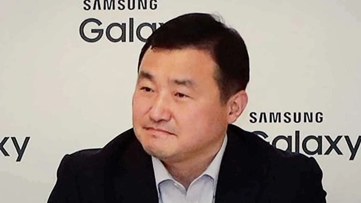 Samsung names Roh Tae moon