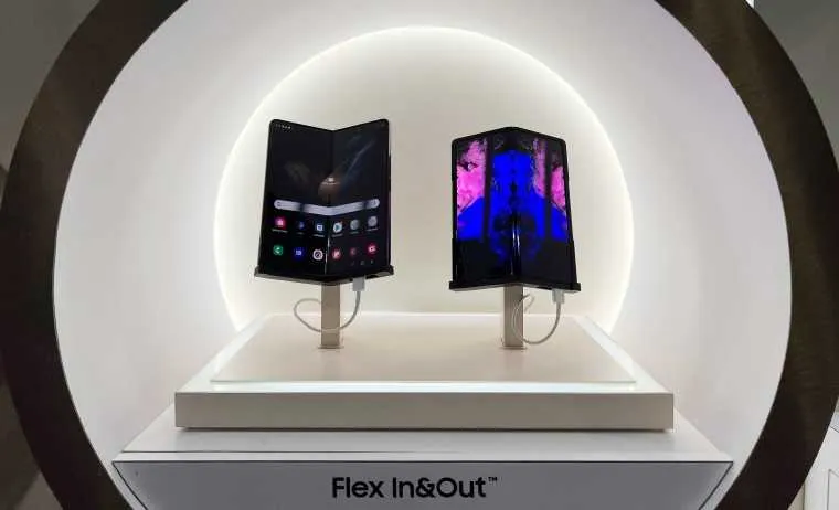 samsung flex in and out story