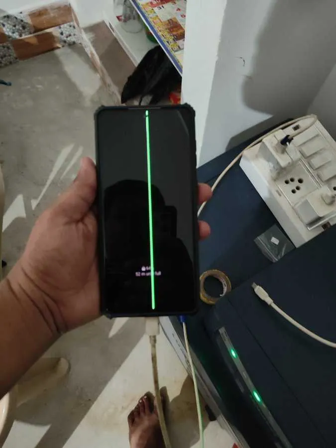 Il problema della linea verde sui telefoni Galaxy è tornato a tormentare Samsung ancora una volta 15 GLARPJjacAA1z4k