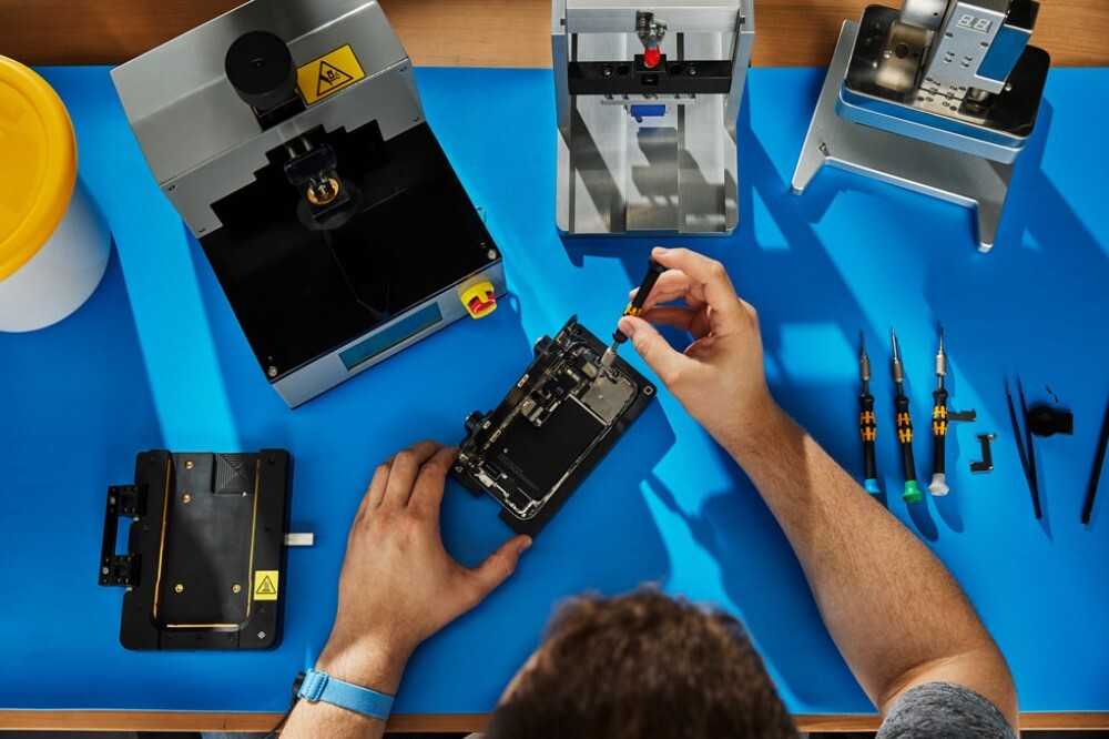 apple self service repair iphone hero